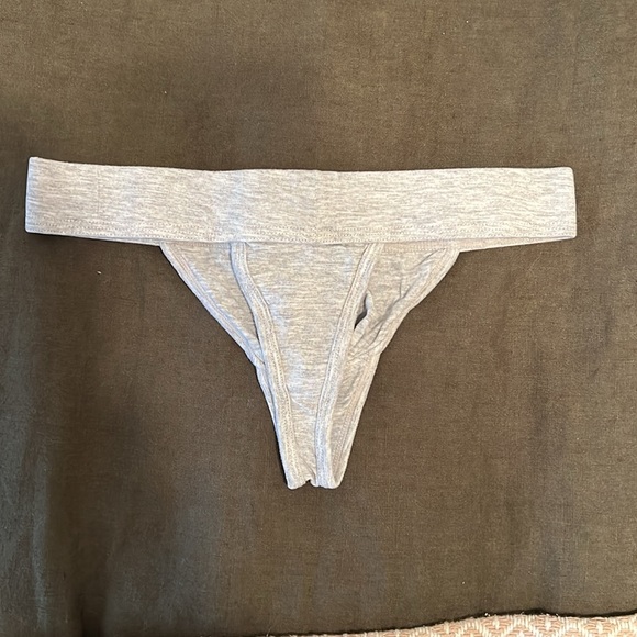 AWRY Underwear Set - Thong (Grey) and Cheeky (Black) - Medium - Picture 4 of 7